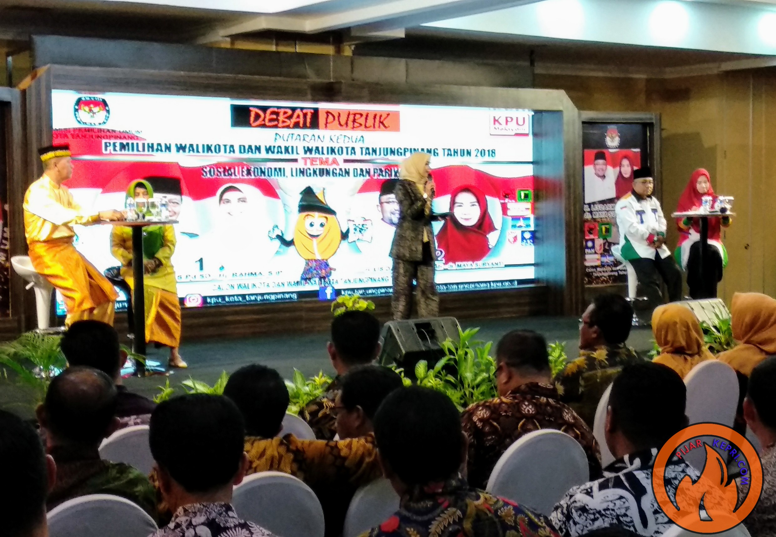 Debat Publik putaran kedua pasangan calon wali kota dan wakil wali kota Tanjungpinang 2018. (Foto: ANG/pijarkepri.com)