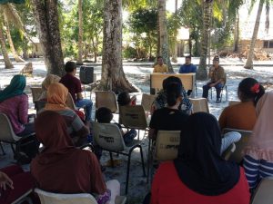 Anggota DPRD Lingga saat melakukan reses di Desa Busung Pangjang, Kamis (14/2/2019).