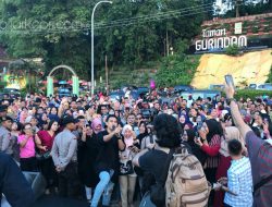 Vokalis Band Lyla, Naga saat performance di Gedung Gonggong Tanjugpinang, Mingg (10/3/2019). (f-evy)
