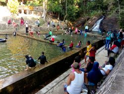 Objek wisata pemandian Batu Ampar. (F-aci)