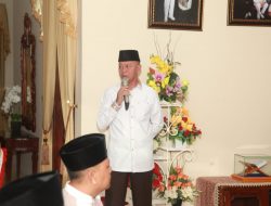 Walikota Tanjungpinang, Syahrul saat silaturahmi antara FKPD, OPD dan Ormas Islam di lingkungan Pemerintah Kota Tanjungpinang yang dilaksanakan di Rumah Jabatan Walikota Tanjungpinang, Bukit Manuk, Sabtu (18/5) sore.