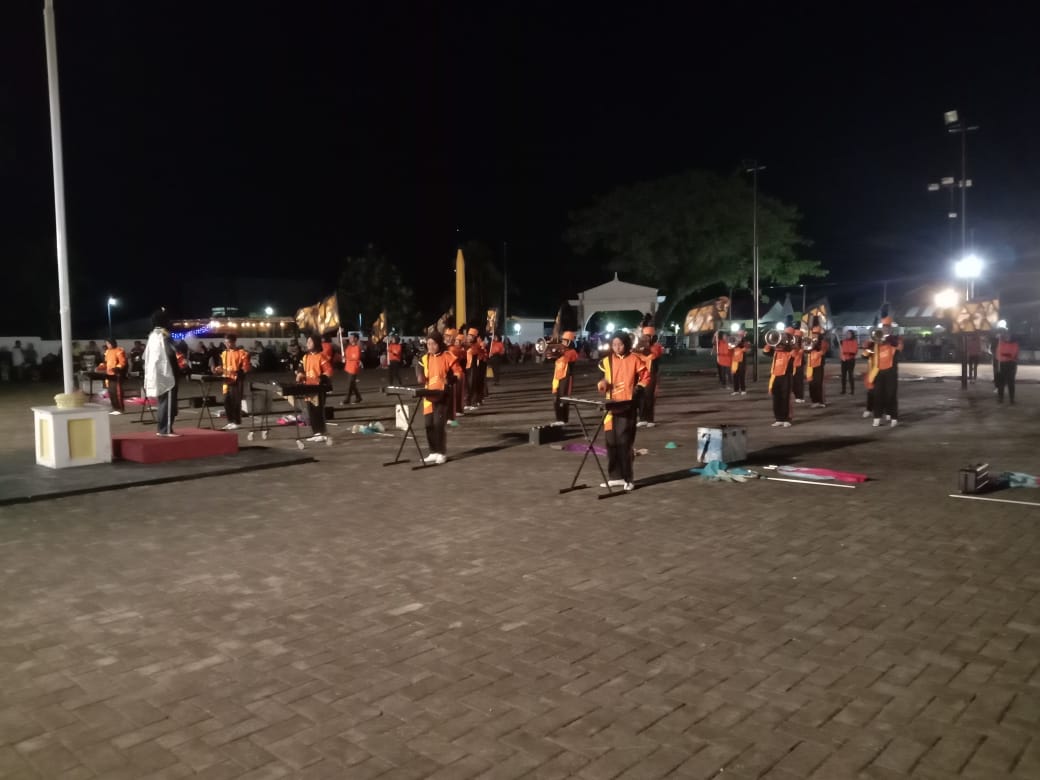 Petunjukan konser pamit di Gedung Nasional Dabo Singkep. (F-Aci)