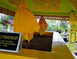 Cagar budaya makam Daeng Marewah di hulu Sungai Riau, Tanjungpinang, Kepri. (Foto: aji anugraha)