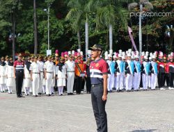Pembukaan Lomba Keterampilan Baris Berbaris SMA/K sederajat, di Lapangan Pamedan Ahmad Yani, Sabtu (12/10). (Foto: Aji Anugraha)