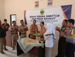 Pisah sambut Camat Posek di Desa Posek, Kecamatan Kepulauan Posek.