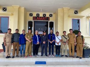 Foto bersama usai pertemua dengan koordinator Rumah Sakit Apung dr. Lie Darmawan. (Foto Humas Pemkab Lingga).
