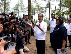 Presiden dalam keterangannya di Kabupaten Magelang, Jawa Tengah, pada Jumat, 14 Februari 2020.