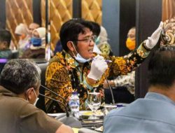 Bupati Bintan memimpin rapat OPD dan FKPD dengan agenda merasionalisasi APBD untuk penanggulangan Covid-19.