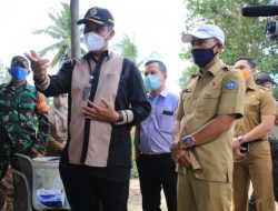 Bupati Bintan Apri Sujadi saat menyosialisasikan pemahaman Adaptasi Kebiasaan Baru (New Normal) di masa pandemi Covid-19 kepada masyarakat.