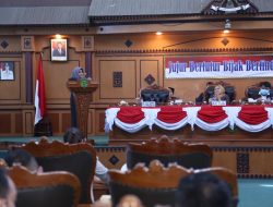 Plt Walikota Tanjungpinang Rahma saat menyampaikan Nota Pengantar Ranperda Perubahan Tentang Hak Keuangan dan Administratif Pimpinan dan Anggota DPRD Kota Tanjungpinang