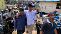 Calon Wakil Gubernur Kepri Iman Sutiawan setibanya di Pulau Kasu, Kamis (5/11/2020). Iman rindu tanah kelahirannya.