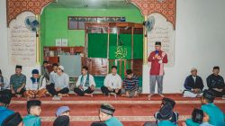 Bupati Lingga, Muhammad Nizar, saat membuka secara resmi Gerakan Didikan Subuh Kecamatan Lingga Utara, di Masjid At-Taqwa, Kp Kuit, Desa Duara, Minggu (13/02/2022).