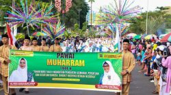 Pawai Muharam Pemerintah Provinsi Kepulauan Riau dan BKMT Provinsi Kepri di kawasan Tepi Laut, Tanjungpinang, Minggu (31/07).