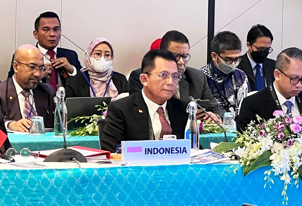 Gubernur Kepri, Ansar Ahmad saat memaparkan potensi pariwisata Kepri pada pertemuan 19th Chief Ministers and Governor Forum dalam Forum Segitiga Pertumbuhan Indonesia-Malaysia-Thailand, di Phuket, Thailand, Selasa (13/9/2022)