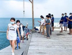 Wisatawan Mancanegara saat berwisata di Pulau Bintan, Kepri pasca diberlakukannya VTL.