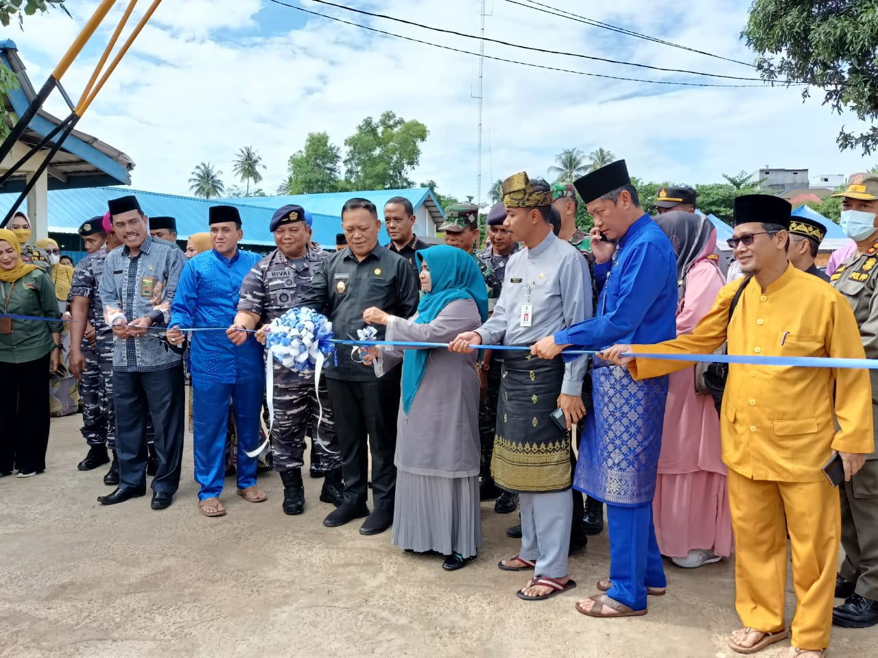 Walikota Tanjungpinang, Rahma, bersama sejumlah Forkompimda saat meresmikan pasar relokasi, di Belakang Kantor Disdukcapil Tanjungpinang, Jumat (23/9/2022)