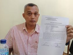 Aktivis Kepri, Andi Cori Patahuddin usai melaporkan pengaduan pencemaran nama baik dirinya ke Polresta Tanjungpinang, Jumat (3/2/2023). (Foto: pijarkepri.com)