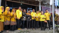 Pengurus DPD Tingkat 2 Partai Golkar di Tanjungpinang saat mendaftarkan Bacaleg Pemilu 2024, ke Kantor KPU Tanjungpinang, Minggu (14/5/2023)