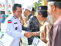 Bantuan Insentif Gubernur Kepri Disambut Gembira RT dan RW di Belakang Padang, Batam