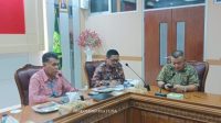 Bupati Natuna Wan Siswandi saat memimpin Rapat Koordinasi dan Evaluasi Pelaksanaan Kegiatan Tahun 2023, di Ruang Rapat Lantai ll Kantor Bupati Natuna, Kamis, (09/11/2023).