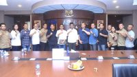 Kepala Badan Pengusahaan (BP) Batam, H Muhammad Rudi saat menerima kunjungan Pengurus SMSI Kepri bersama panitia pelaksana Rapimprov I SMSI Kepri 2024, Senin (22/01/24) di Gedung Marketing BP Batam.