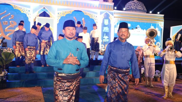 Ketua DPRD Batam Nuryanto bersama Walikota Batam M Rudi dan forkopimda, saat menghadiri pembukaan MTQH ke-32 di Batam, Jumat (1/3/2024) malam.