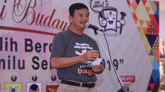Drs. H. Raja Ariza, MM dalam suatu kesempatan. (Foto: doc_pijarkepri.com)