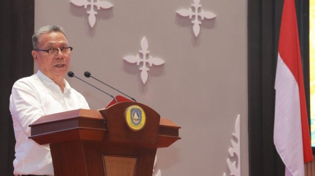 DPRD Provinsi Kepulauan Riau menggelar Rapat Paripurna Masa Sidang Ke-3 Tahun Anggaran 2024 di Ruang Sidang Utama Balairung Raja Khalid Hitam, Pulau Dompak, Senin (18/10/2024)