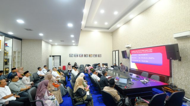 Walikota Tanjungpinang Lis Darmansyah dan Wakil Walikota Tanjungpinang, Raja Ariza dalam pertemuan dengan jajaran Pemko di Kantor Wali Kota, Selasa (4/3/2025). (Foto: dk/pk)