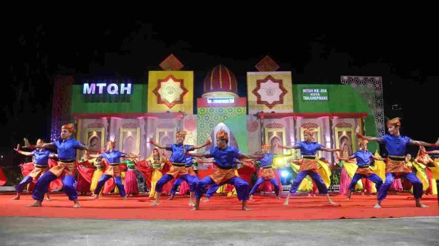 Gelaran Musabaqah Tilawatil Qur’an dan Hadits (MTQH) XIX tingkat Kota Tanjungpinang 2025 resmi dibuka dengan penuh kemegahan di pelataran Melayu Square, Senin (21/4) malam.