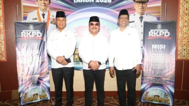 Ketua DPRD Kota Batam H. Muhammad Kamaluddin, Wakil Ketua I H. Aweng Kurniawan, dan Wakil Ketua II Budi Mardiyanto, SE., MM dalam Musyawarah Perencanaan Pembangunan (Musrenbang) Provinsi Kepri di Balairung Wan Seri Beni, Dompak, Tanjungpinang, Selasa (27/5/2025).