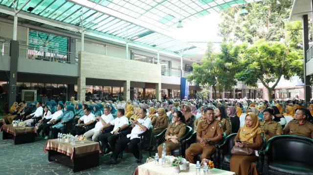 Pemko Batam Beri Insentif Ribuan Kader Posyandu, Amsakar: Mereka Garda Terdepan Kesehatan Warga
