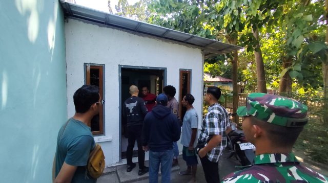 Tim Tangkap Buronan (Tabur) Kejaksaan Tinggi Kepulauan Riau bersama Kejaksaan Negeri Tanjungpinang dan Kejari Lembata saat menangkap buronan kasus pengrusakan, Herman Yosef Ola Otawolo (52), di Kelurahan Lewoleba Tengah, Kecamatan Nubatukan, Kabupaten Lembata, Provinsi Nusa Tenggara Timur, Kamis (7/8/2025) (f-Penkum Kejati Kepri)