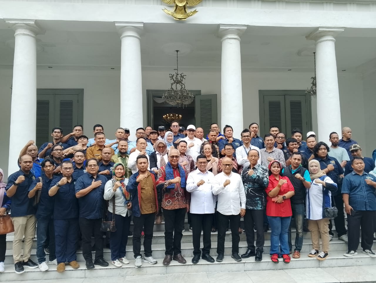 Gubernur Banten Andra Soni menerima kunjungan Ketua Umum PWI Pusat Ahmad Munir bersama jajaran pengurus di Gedung Negara, Serang, Kamis (18/9/2025). Pertemuan ini sekaligus menetapkan Banten sebagai tuan rumah HPN 2026.