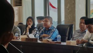 Ketua Komisi III DPRD Kepri, Teddy Jun Askara, menyampaikan sikap tegas mendukung UMKM usai protes Aliansi Geber soal rencana lelang Gurindam 12, dalam RDP di Gedung DPRD Kepri, Tanjungpinang, Selasa (23/9/2025).(Foto: Aji Anugraha)