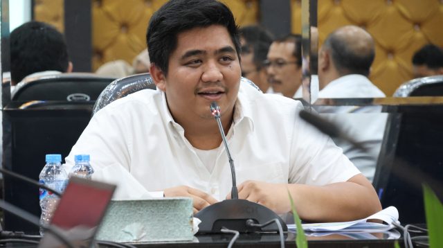 Bupati Bintan Roby Kurniawan memimpin ekspose hasil kajian pemekaran Kecamatan Bintan Timur di Ruang Rapat II Bandar Seri Bentan, Rabu (15/10).