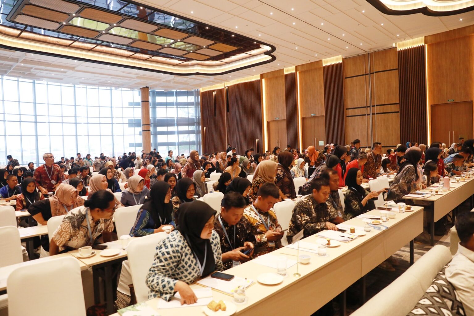 Bimbingan Teknis (Bimtek) Petugas Penjamah Makanan bagi Satuan Pelayanan Pemenuhan Gizi (SPPG) se-Provinsi Kepulauan Riau (Kepri), Minggu (5/10/2025), di Hotel Grand Mercure Batam.