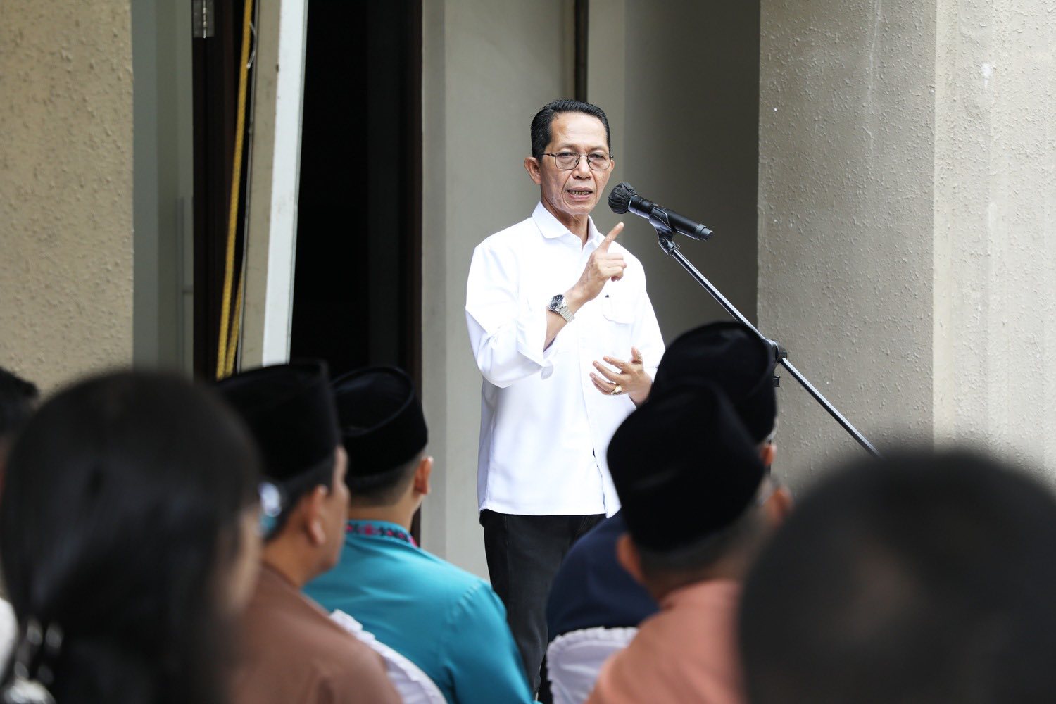 Wali Kota Batam, Amsakar Achmad,saat menghadiri acara syukuran penempatan kantor baru Badan Penanggulangan Bencana Daerah (BPBD) dan Badan Riset dan Inovasi Daerah (Brida) Kota Batam di Orchad Park Blok D3, Batam Centre, Jumat (3/10/2025).