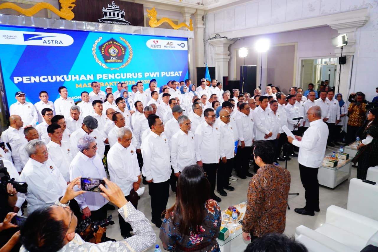 Pengurus Persatuan Wartawan Indonesia (PWI) Pusat periode 2025-2030 resmi dikukuhkan di Monumen Pers Solo, Jawa Tengah pada Sabtu (4/10/2025).