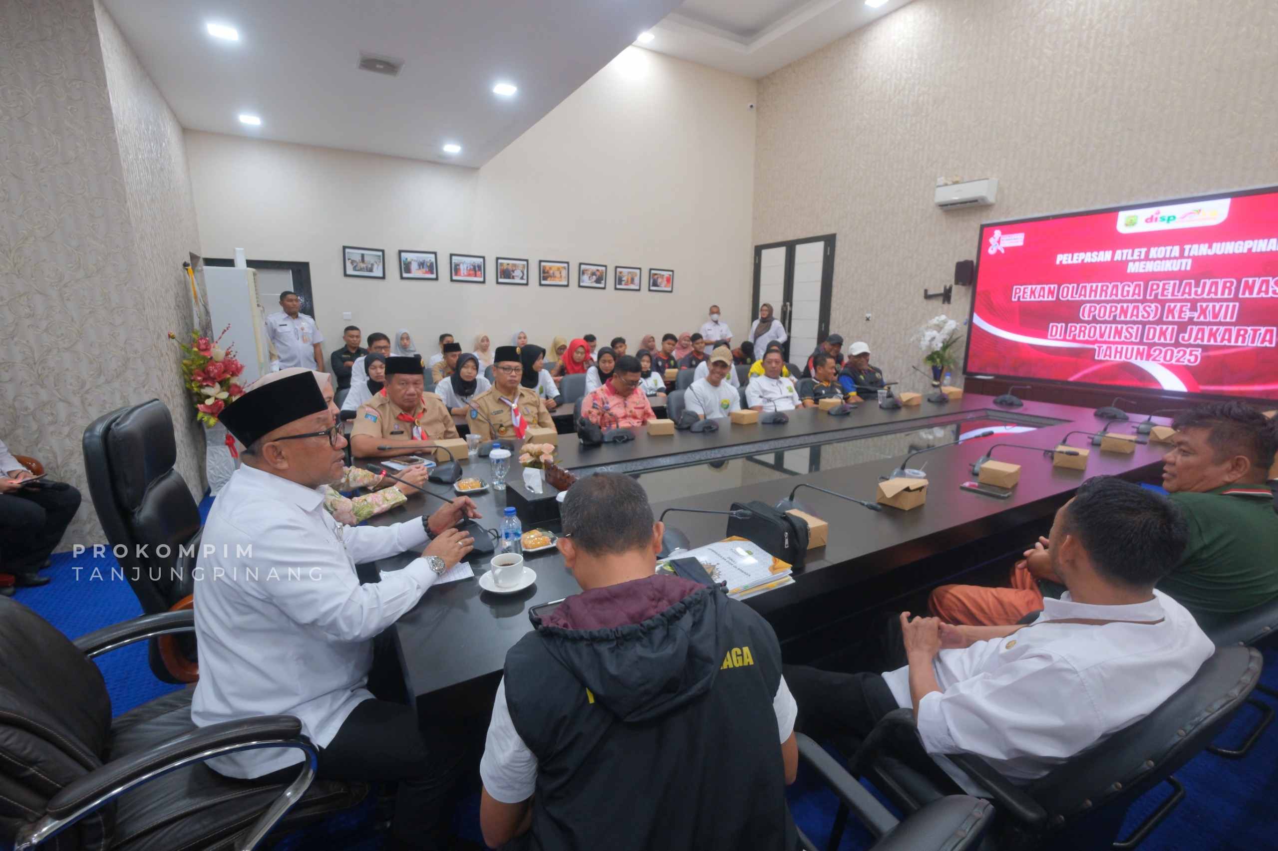 Sebanyak 29 atlet pelajar Kota Tanjungpinang menjalani pemeriksaan kesehatan sebelum diberangkatkan menuju Pekan Olahraga Pelajar Nasional (POPNAS) 2025, di DKI Jakarta.
