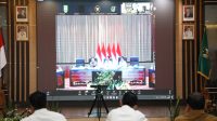 Wali Kota Batam, Amsakar Achmad, mengikuti Rapat Koordinasi Pengendalian Inflasi Daerah Tahun 2025 secara daring dari Aula Engku Hamidah, Kantor Wali Kota Batam, Senin (20/10/2025). Wali Kota Batam, Amsakar Achmad, mengikuti Rapat Koordinasi Pengendalian Inflasi Daerah Tahun 2025 secara daring dari Aula Engku Hamidah, Kantor Wali Kota Batam, Senin (20/10/2025).