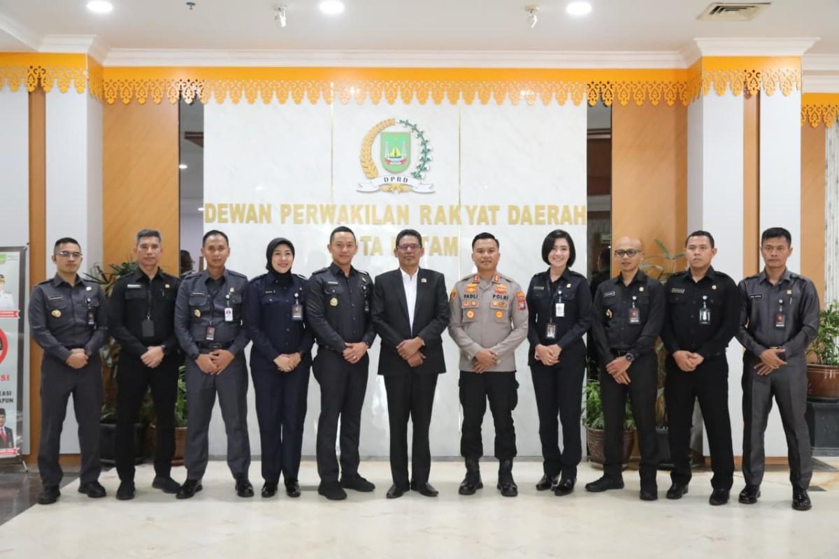 Ketua DPRD Kota Batam, Haji Muhammad Kamaluddin, menerima kunjungan puluhan peserta didik Sekolah Staf dan Pimpinan Menengah (Sespimen) Polri Dikreg 65 dalam rangka Kuliah Kerja Profesi (KKP), Senin (10/11/2025)