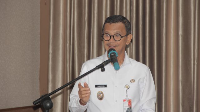 Wakil Wali Kota Tanjungpinang Raja Ariza menyampaikan sambutan saat membuka kegiatan Pendaftaran Objek Diduga Cagar Budaya (ODCB) dan Sidang Rekomendasi Penetapan Cagar Budaya Kota Tanjungpinang di Plaza Hotel Km 3,5, Rabu (5/11/2025).