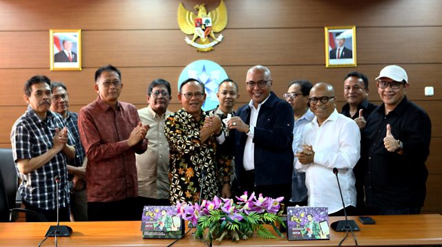 Ketua PWI Pusat Akhmad Munir saat bertemu Ketua Dewan Pers, Prof. Komarudin Hidayat, beserta jajaran Dewan Pers di Jakarta, Selasa, (18/11/2025)