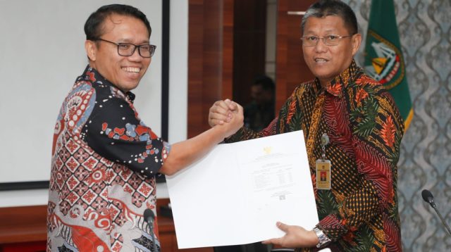 Sekretaris Daerah Kota Batam saat Entry Meeting Pemeriksaan Terinci atas Kepatuhan Belanja Daerah 2025 di Kantor Wali Kota Batam, Kamis (6/11/2025). (Foto :  Humas Diskominfo Batam / Ade Rahmatullah)