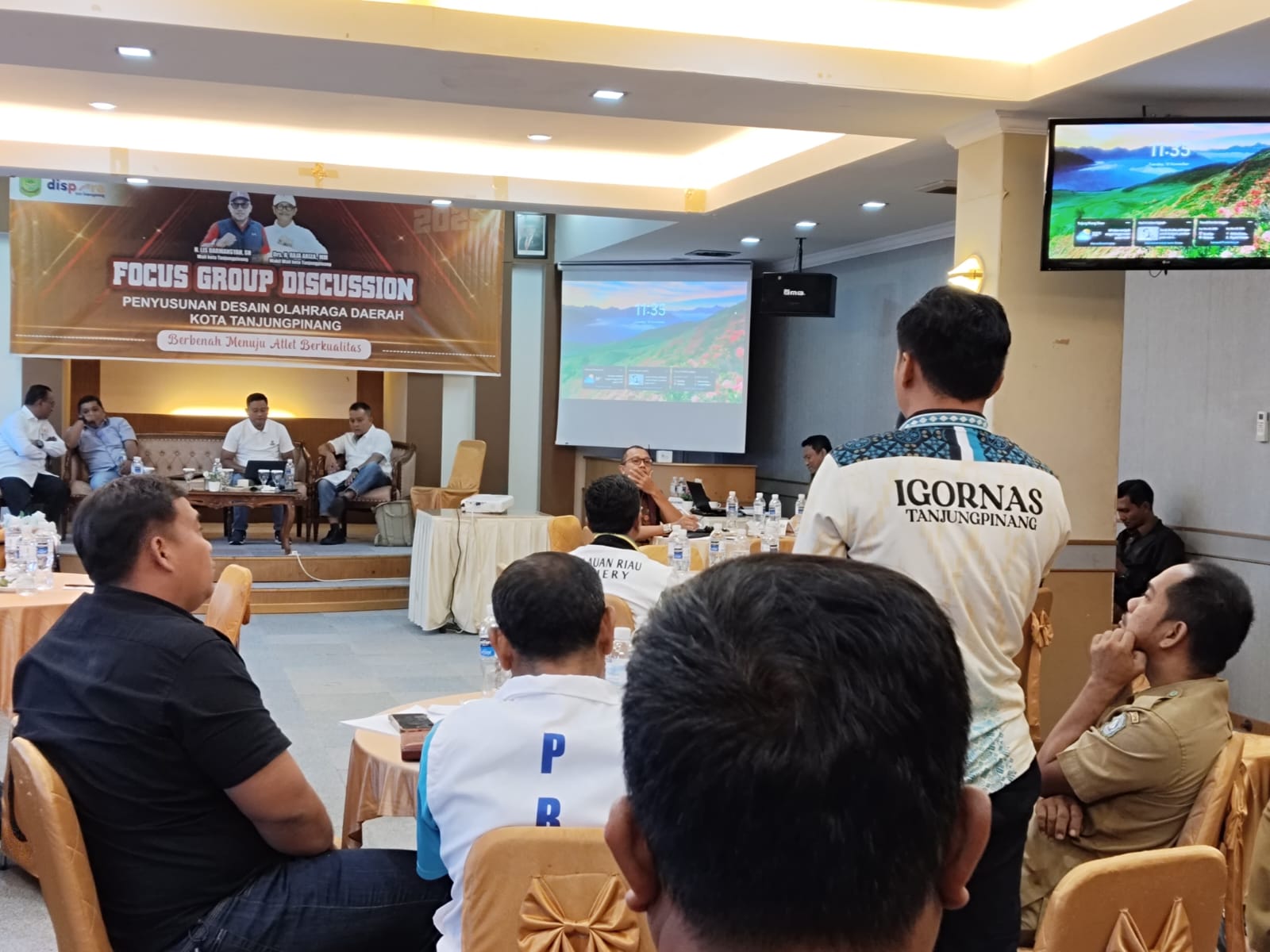 inas Kepemudaan dan Olahraga Tanjungpinang saat menggelar Focus Group Discussion (FGD) mengenai penyusunan Desain Olahraga Daerah (DOD) di Hotel Bintan Plaza, Selasa (18/11/2025)