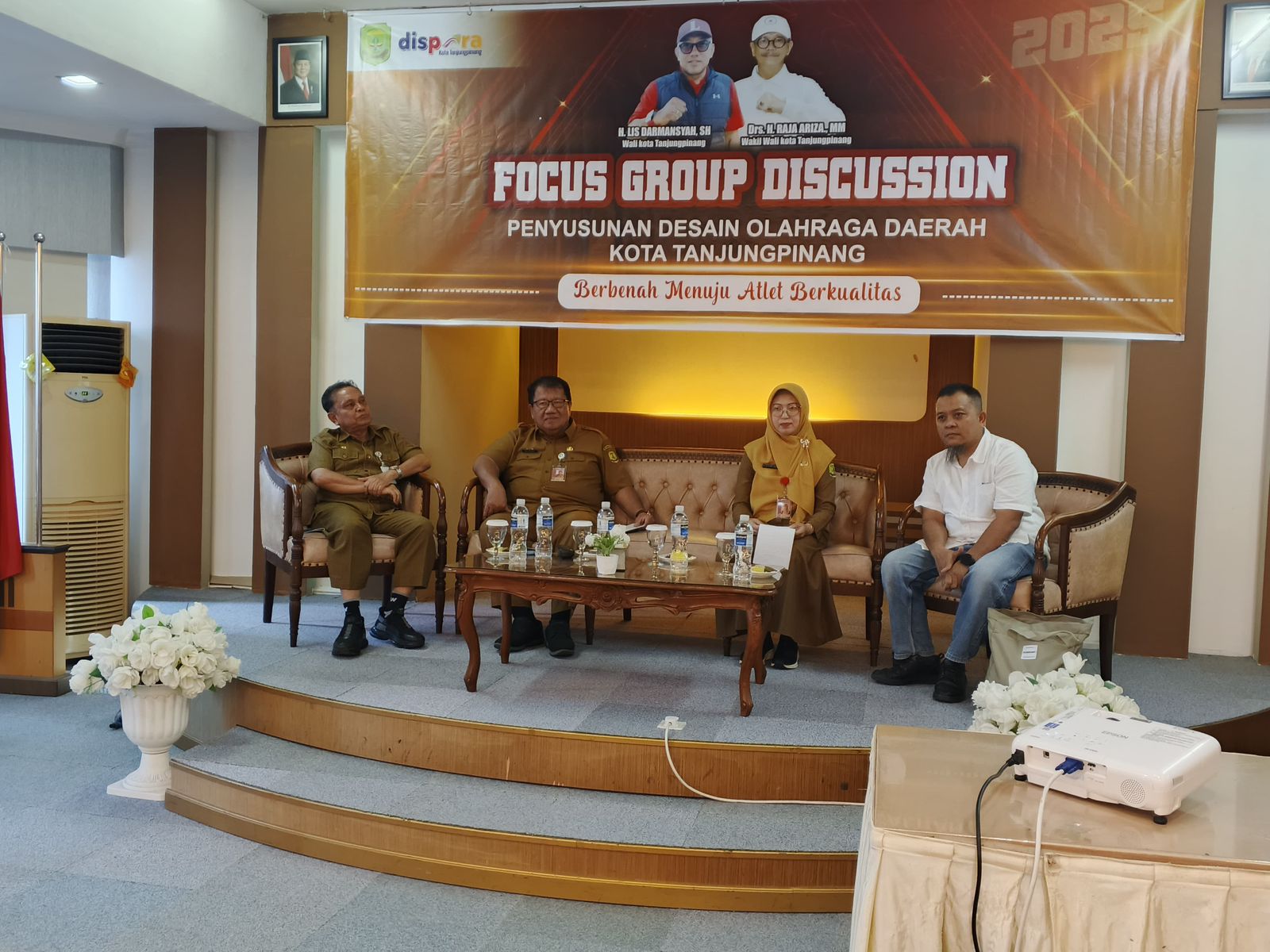 inas Kepemudaan dan Olahraga Tanjungpinang saat menggelar Focus Group Discussion (FGD) mengenai penyusunan Desain Olahraga Daerah (DOD) di Hotel Bintan Plaza, Selasa (18/11/2025)
