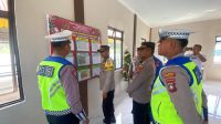 Polres Lingga melakukan pengecekan Pos Pengamanan (Pos Pam) dan Pos Pelayanan (Pos Yan) dalam rangka Operasi Lilin Seligi 2025, Rabu (24/12/2025).