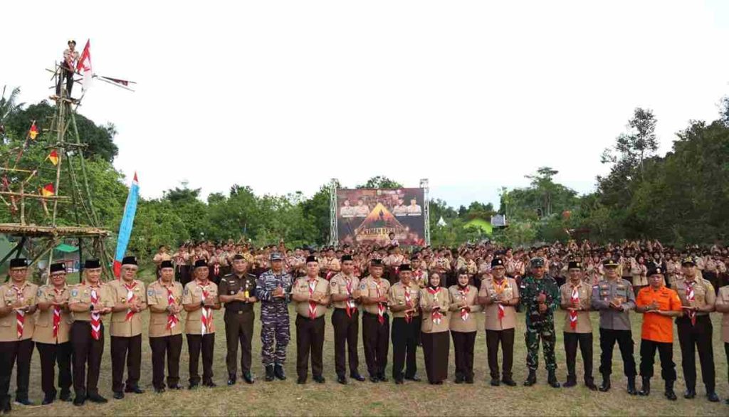 Wali Kota Tanjungpinang, Lis Darmansyah, resmi membuka Kemah Besar Kwartir Cabang Gerakan Pramuka Tahun 2025 di Bumi Perkemahan Bukit Manuk, Jumat (7/11)