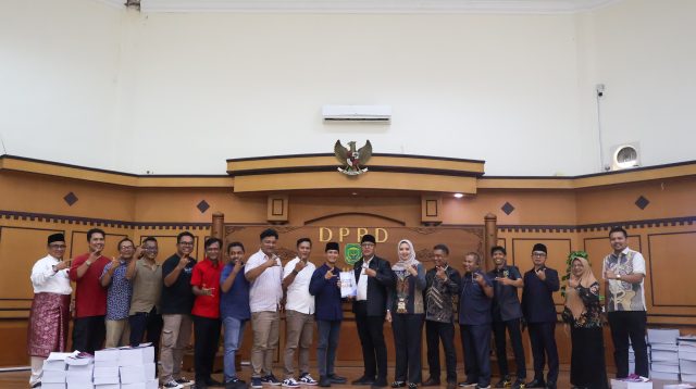 Persatuan Wartawan Indonesia (PWI) Tanjungpinang saat menggelar audiensi bersama DPRD Tanjungpinang di Kantor DPRD Tanjungpinang, Selasa (6/1/2026).